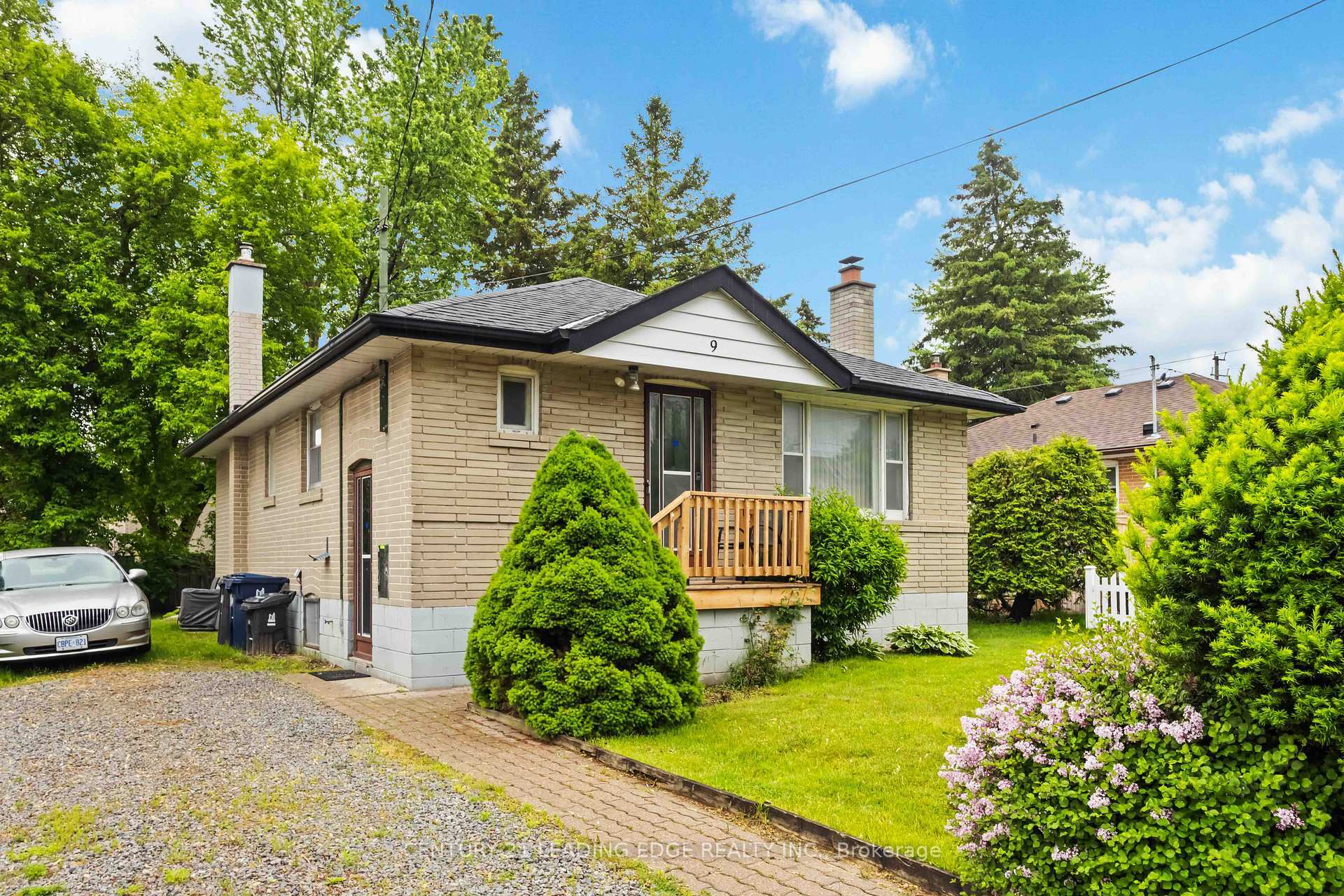 Property Photo: 9 Euclid Avenue ON M1C 1J7