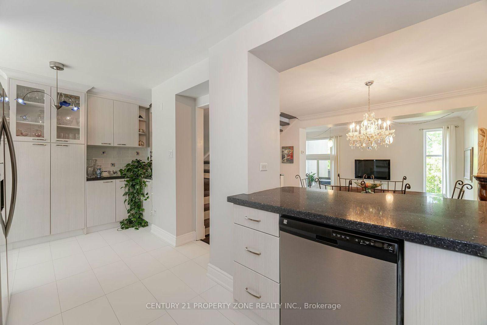 Photo de la propriété: 24 Reid Drive 7 ON L5M 2A6