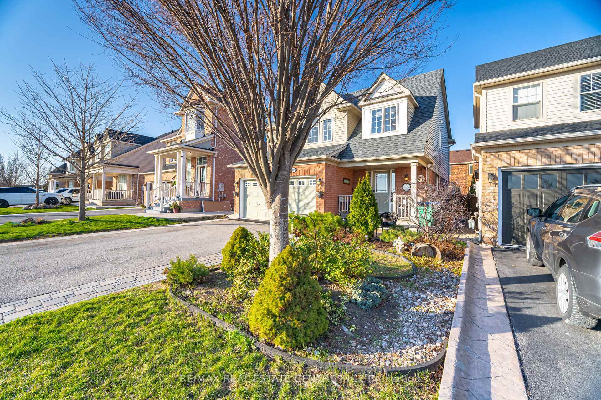 Property Photo: 9711 Creditview Road ON L6X 0N5