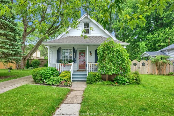 Property Photo: 307 Earl Street ON N8A 1C9