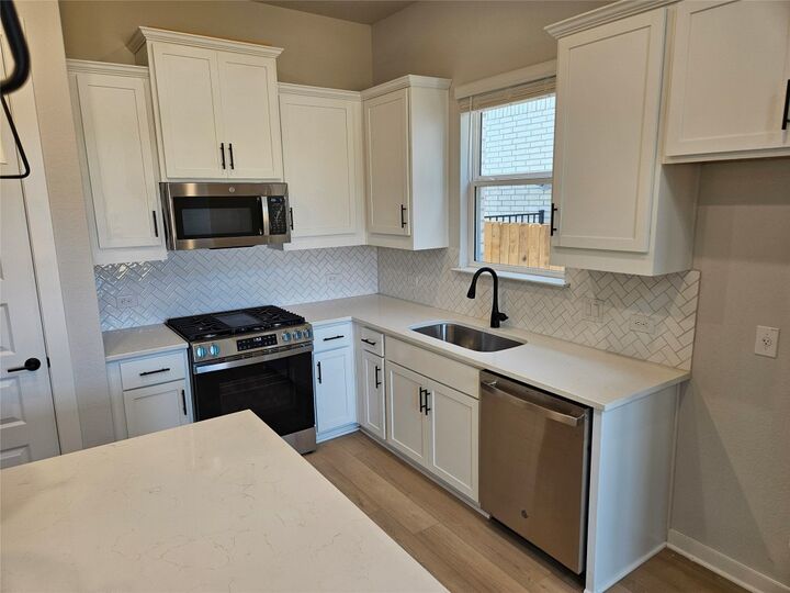 Property Photo:  13104 Geary Drive  TX 78652