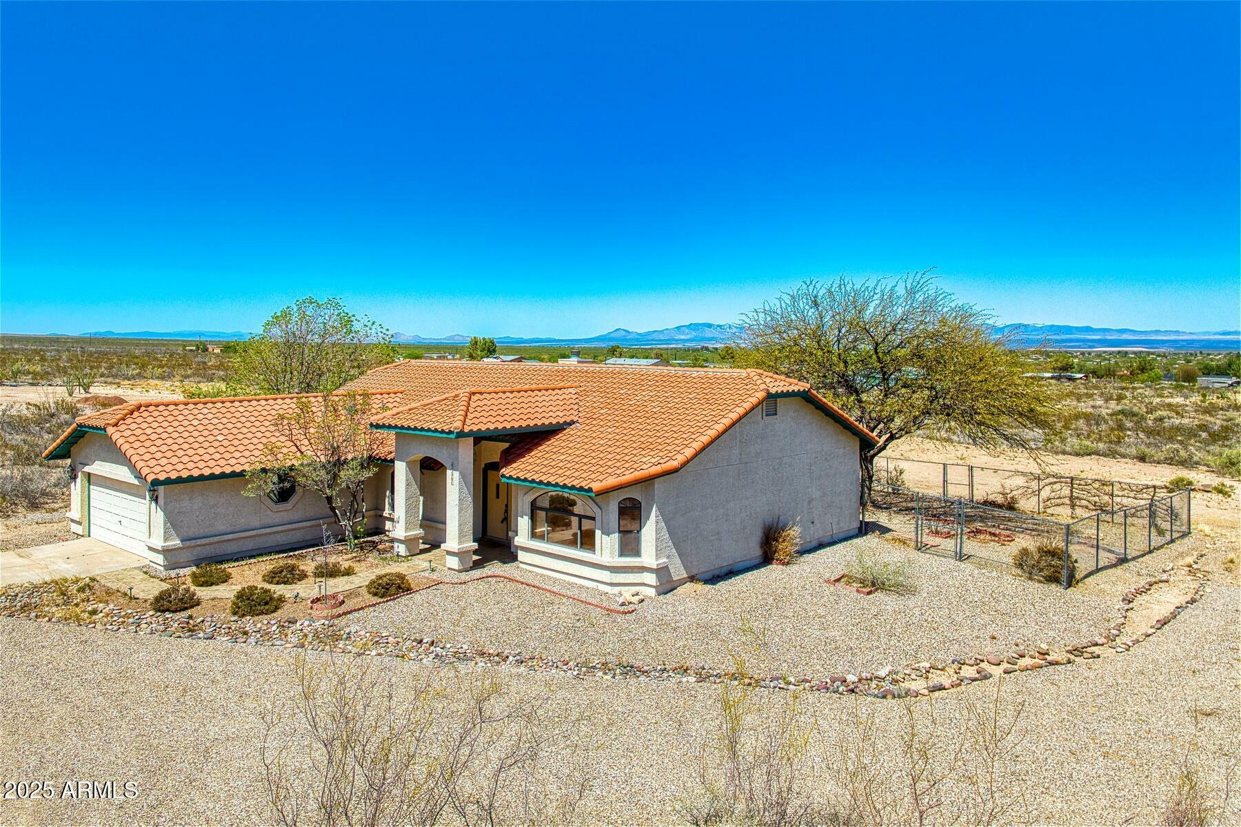 Property Photo: 2290 N Ranch Trail AZ 85616