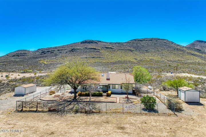Property Photo: 2290 N Ranch Trail AZ 85616