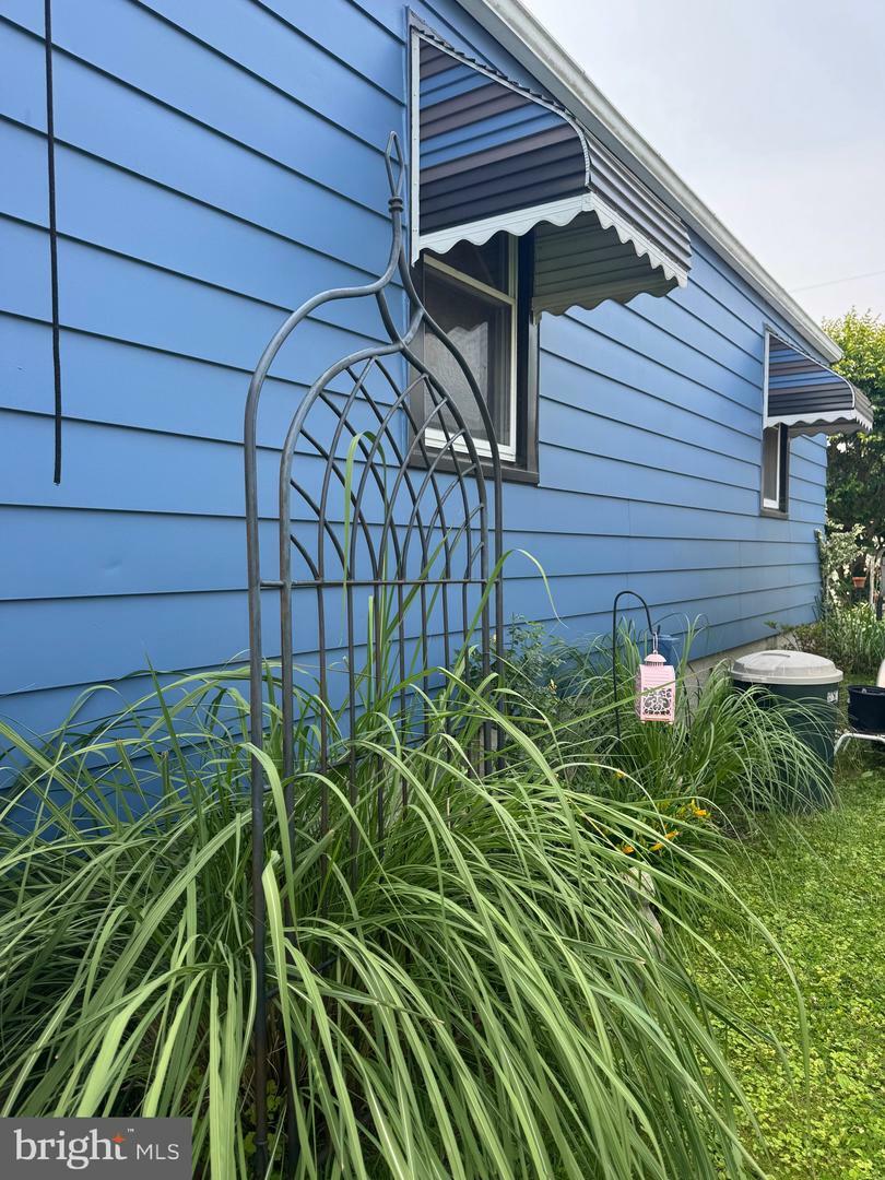 Property Photo: 947 Martin Road MD 21221