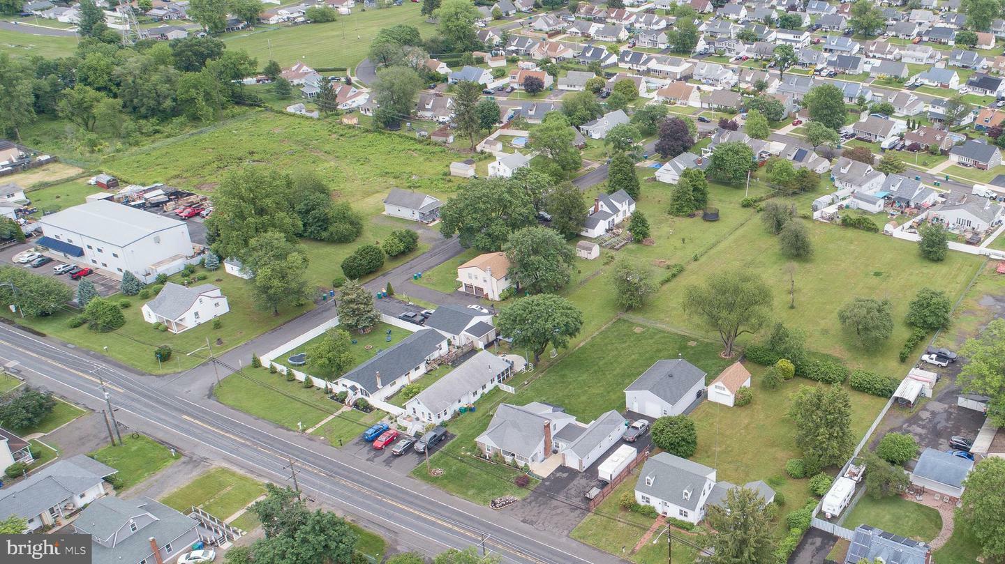 Property Photo: 2230 Edgely Road PA 19057