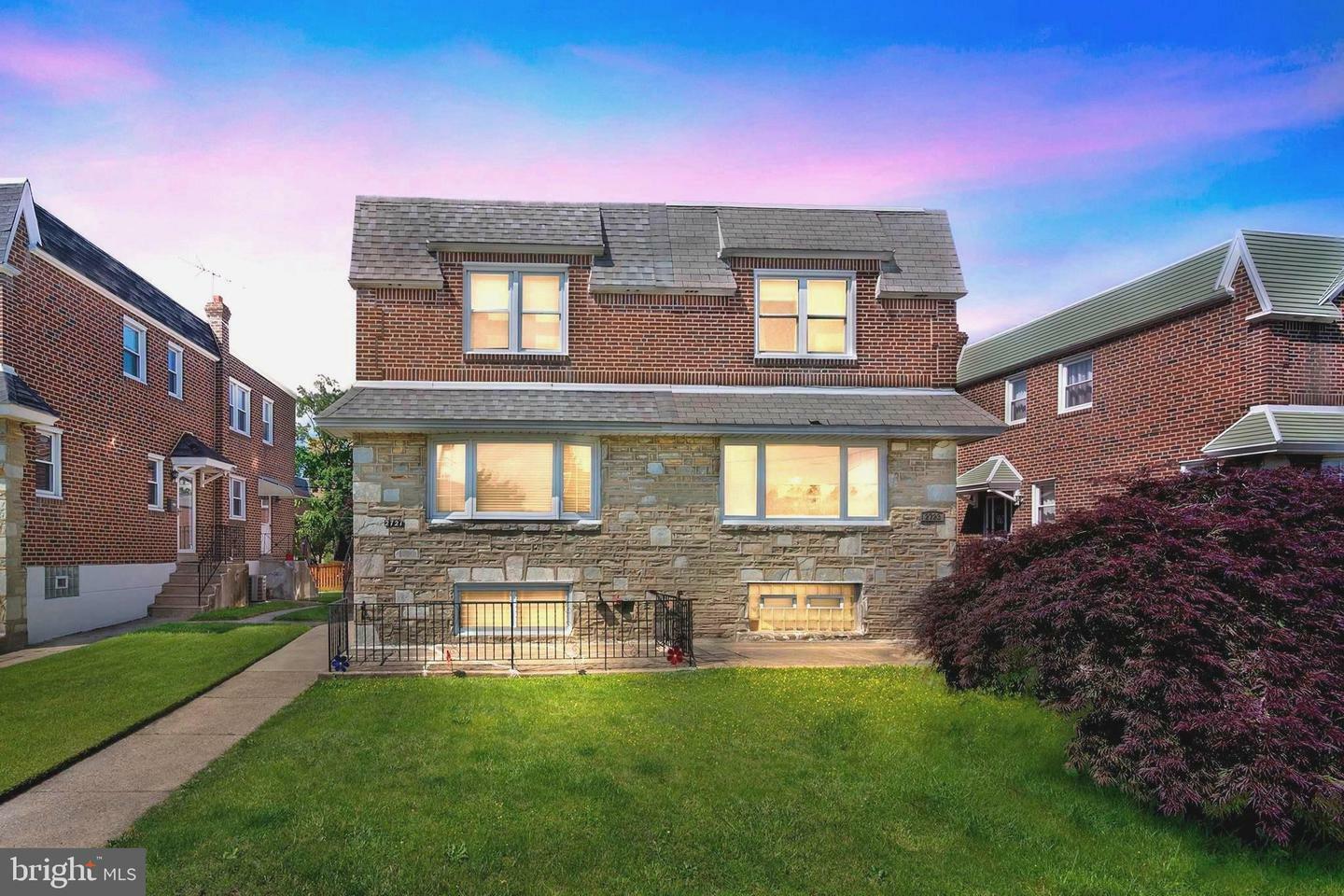 2721 Solly Avenue  Philadelphia PA 19152 photo