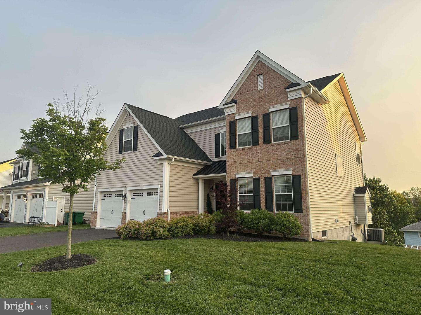 Property Photo: 1033 Bayberry Drive PA 18073