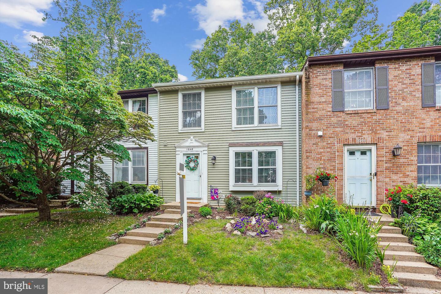 Property Photo: 1646 Sierra Woods Drive VA 20194