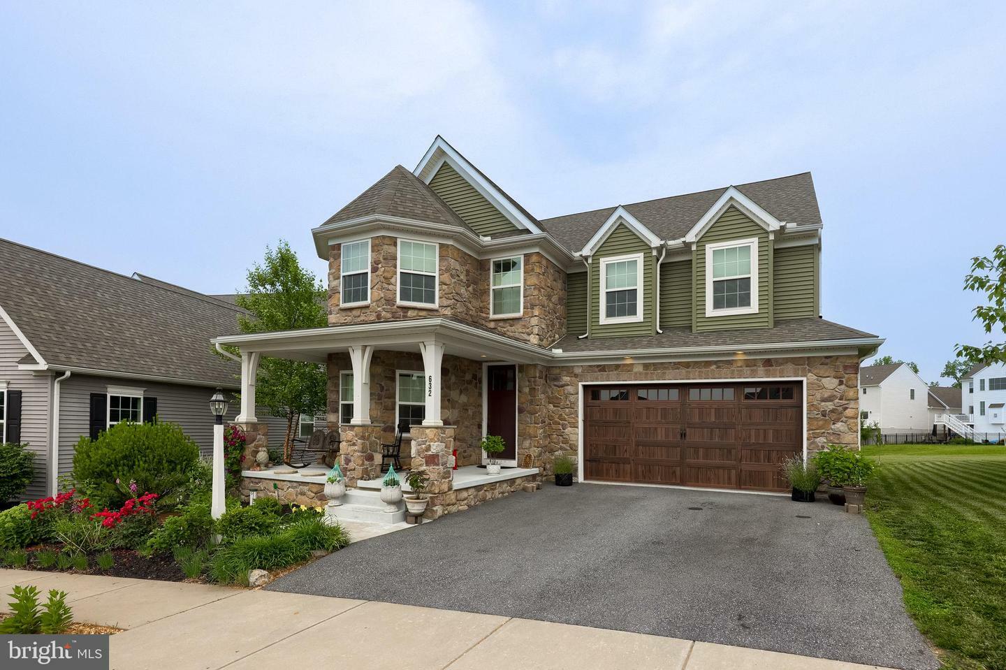 Property Photo: 632 Stockdale Drive PA 17601