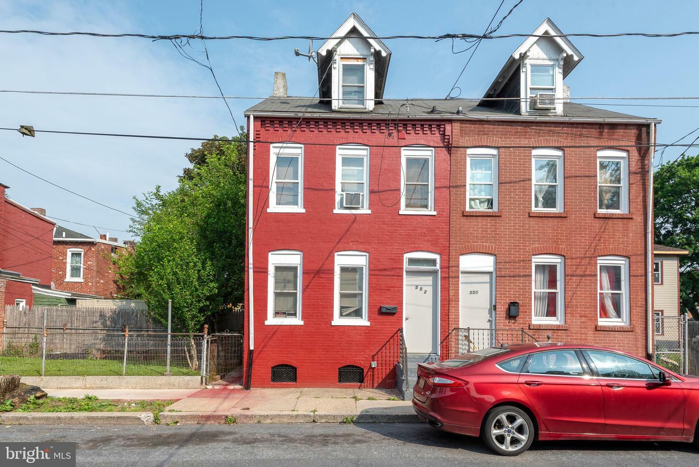 Property Photo: 552 Woodward Street PA 17602