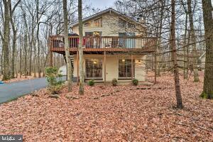 Property Photo: 54 Spencer Lane PA 18210