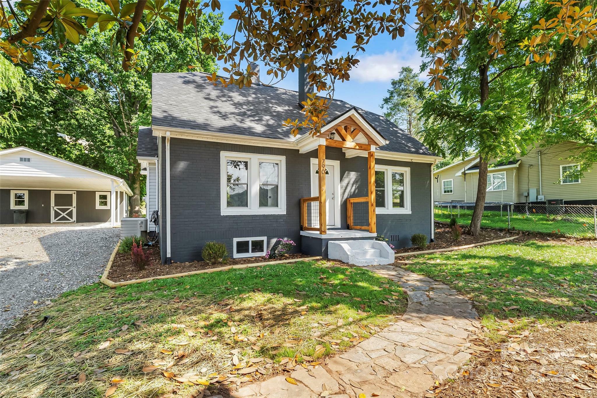 790 W Tate Street  Marion NC 28752 photo