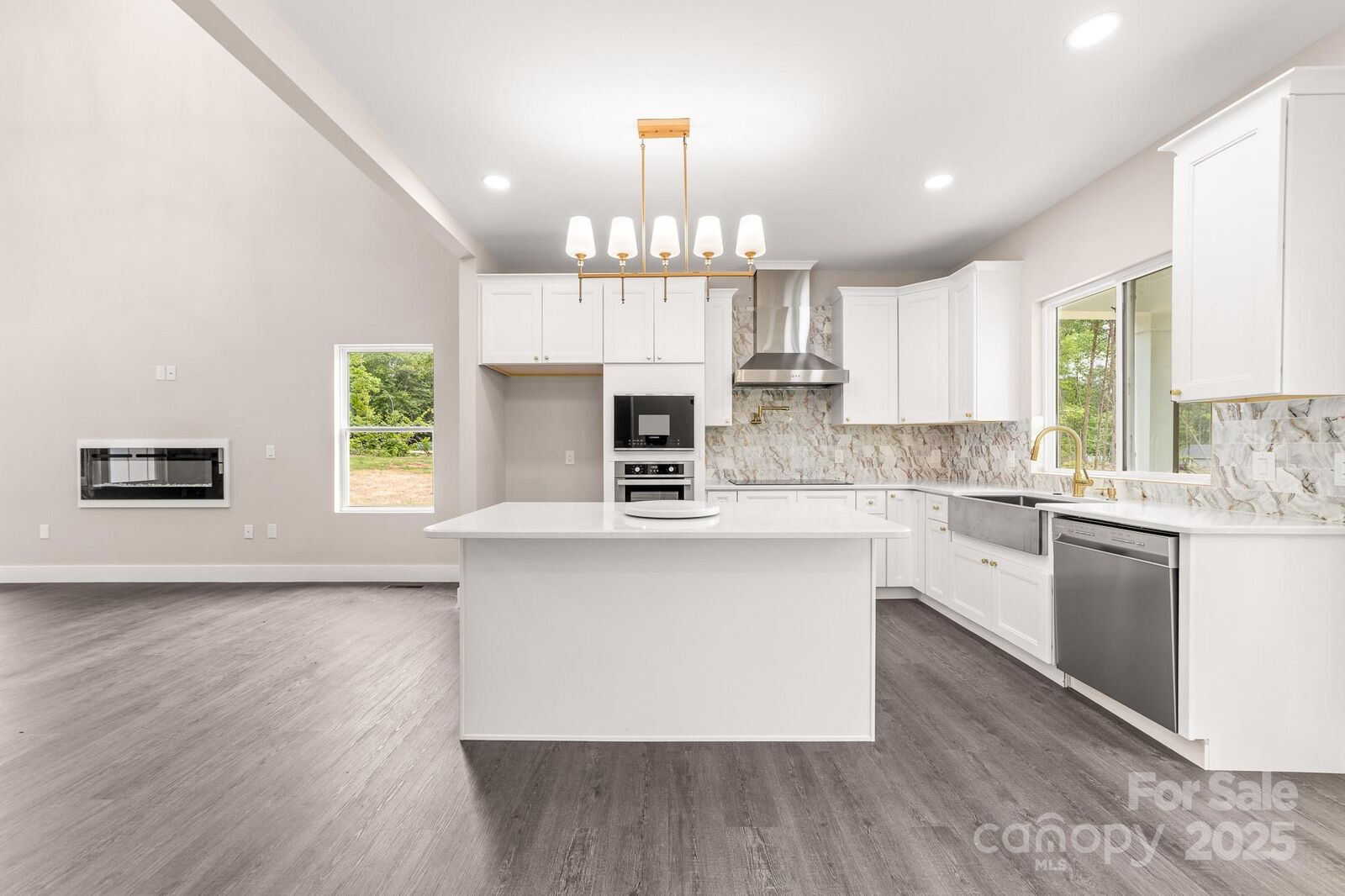 Property Photo: 1471 Marshbrooke Lane NC 28609