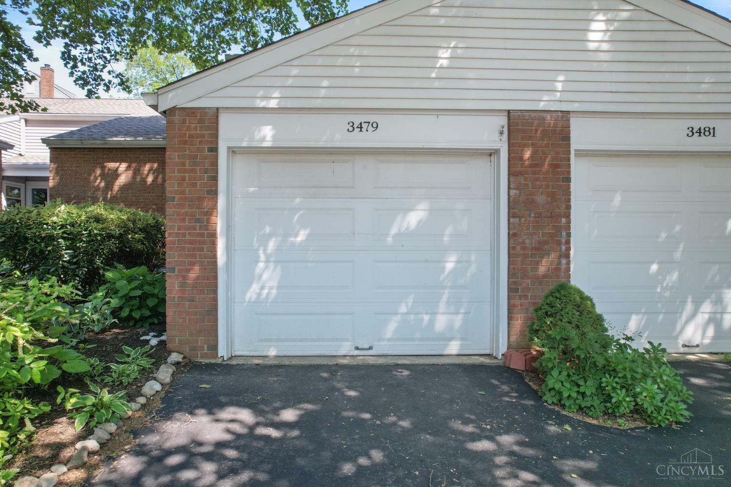 Property Photo:  3479 Forestoak Court  OH 45208 