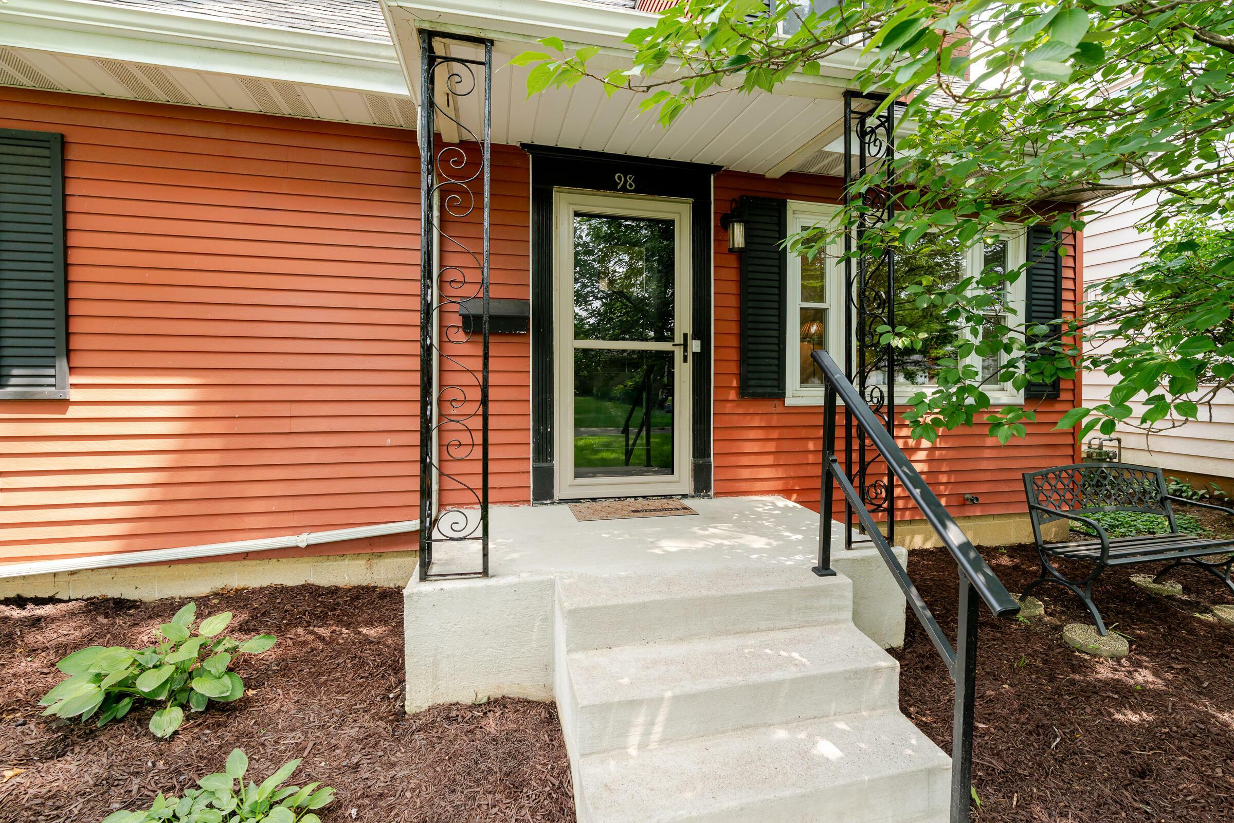 Property Photo: 98 N Chesterfield Road OH 43209