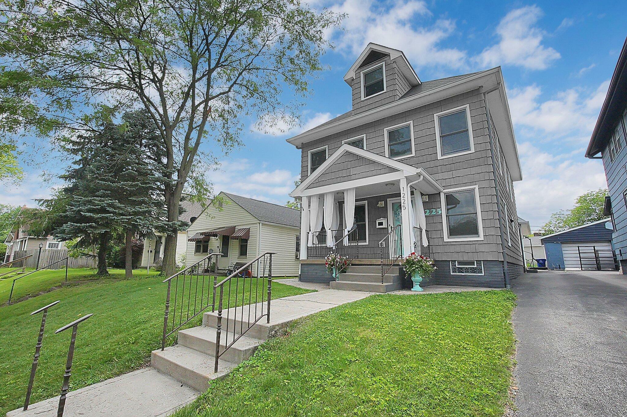 Property Photo: 1225 Eastview Avenue OH 43212
