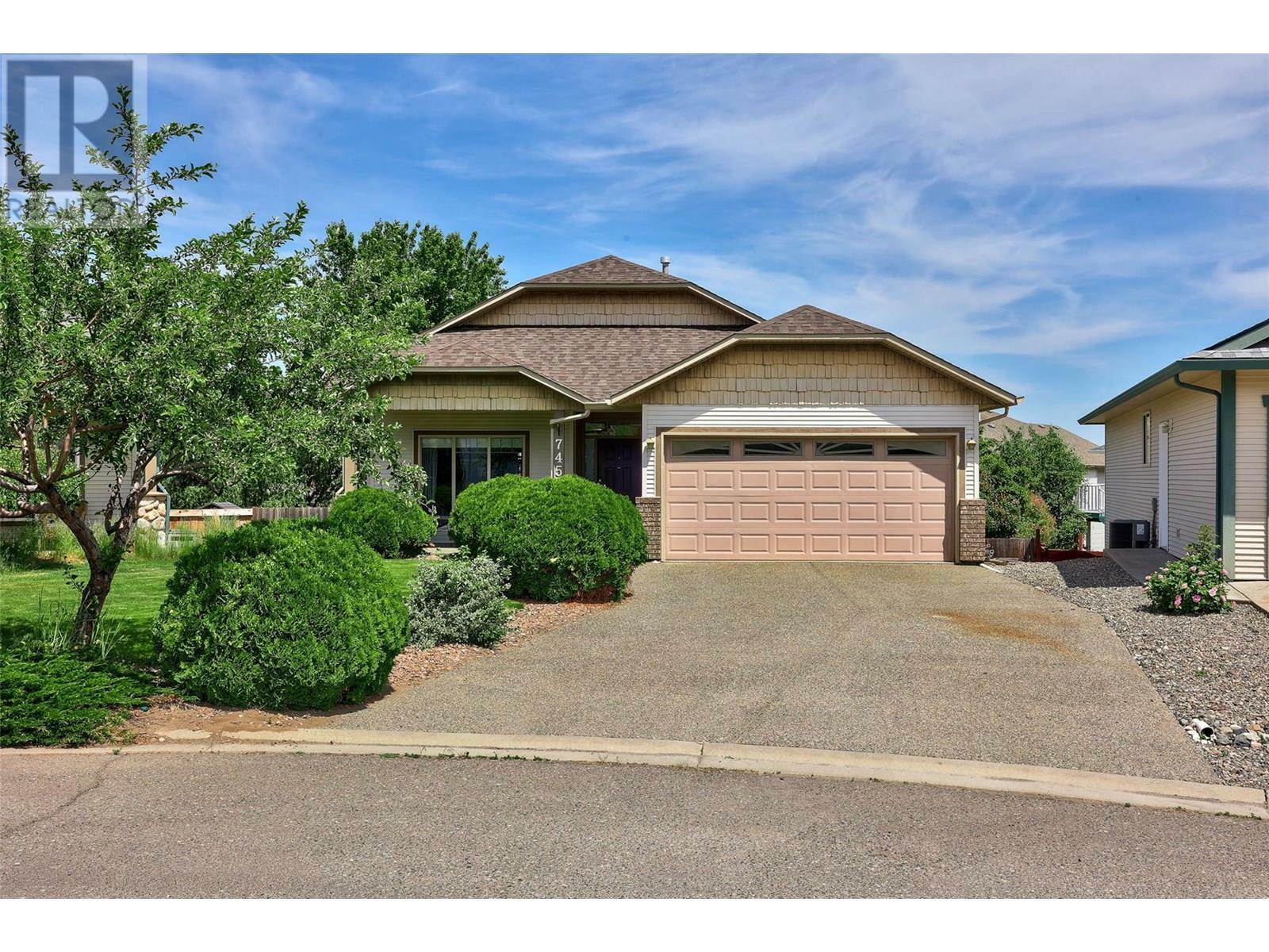 745 Bramble Court  Kamloops BC V1S 1Z5 photo