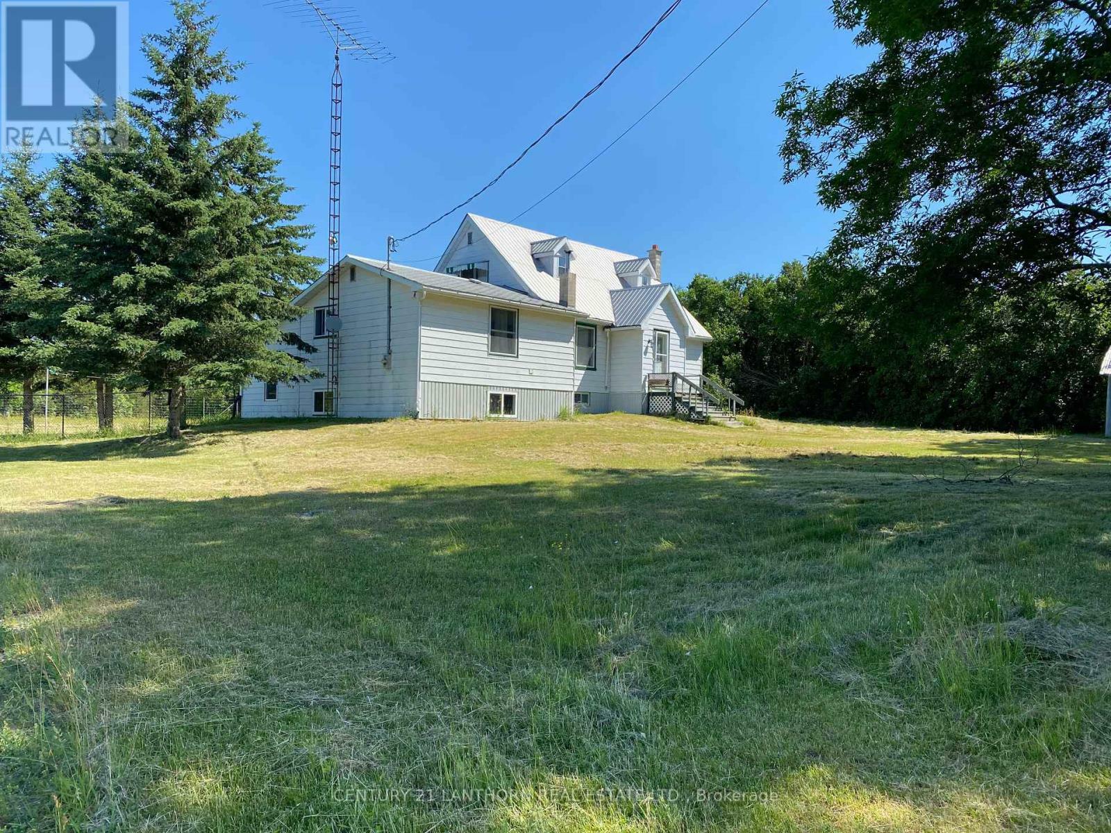 Property Photo: 897 Enright Road South ON K0K 3A0