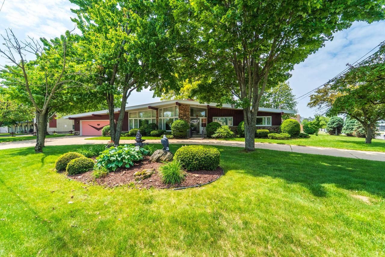 Property Photo: 1006 Main Street WI 54455