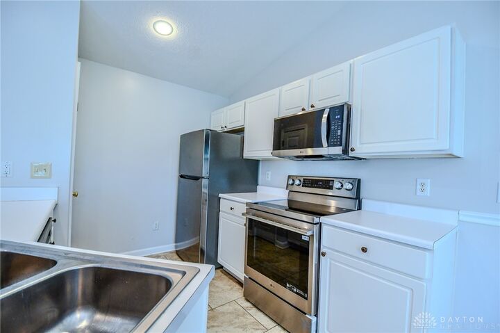 Property Photo:  1547 Commons Drive  OH 45342 