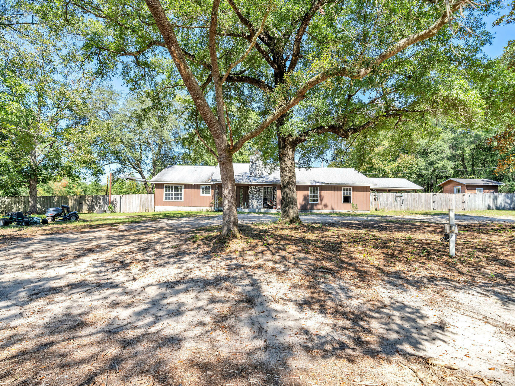 Property Photo:  3241 Auburn Road  FL 32539 