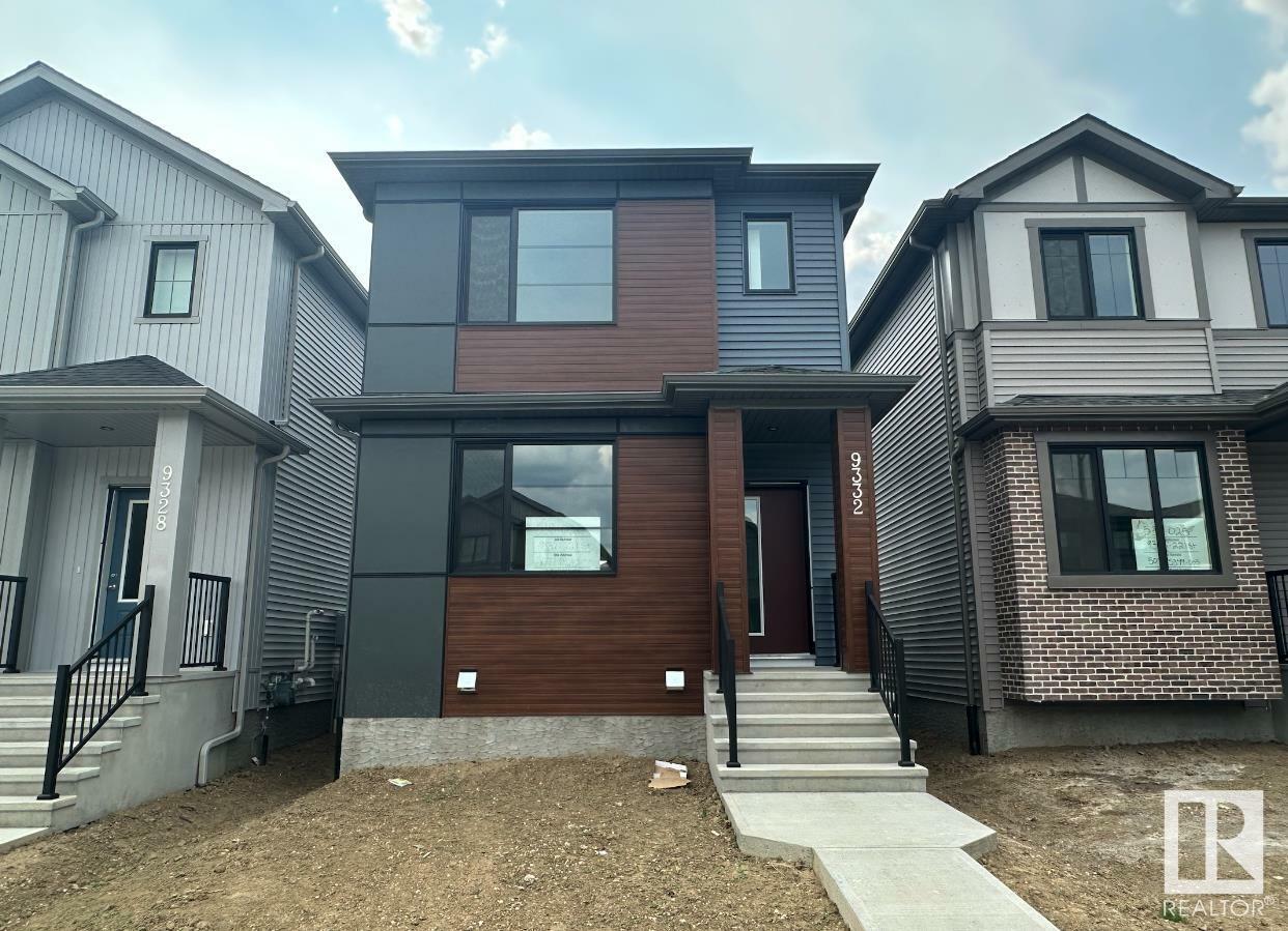 Photo de la propriété:  9332 221 Street NW  AB T5T 6C9 