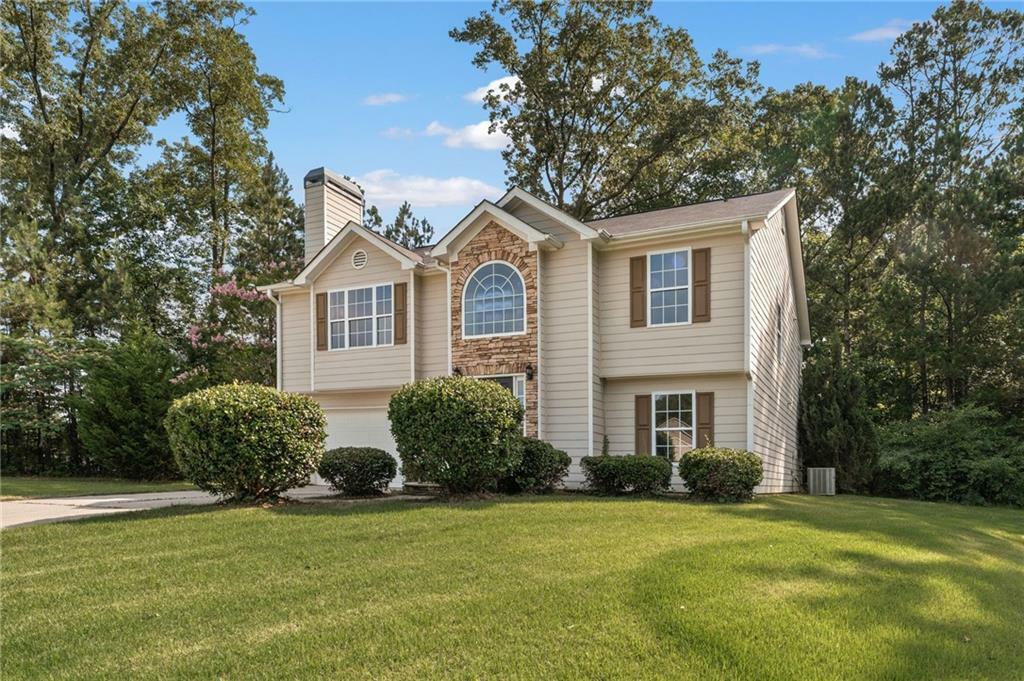 Property Photo:  5960 Castlegate Drive  GA 30135 