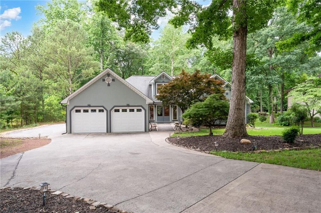Property Photo:  1104 Fox Lane  GA 30188 