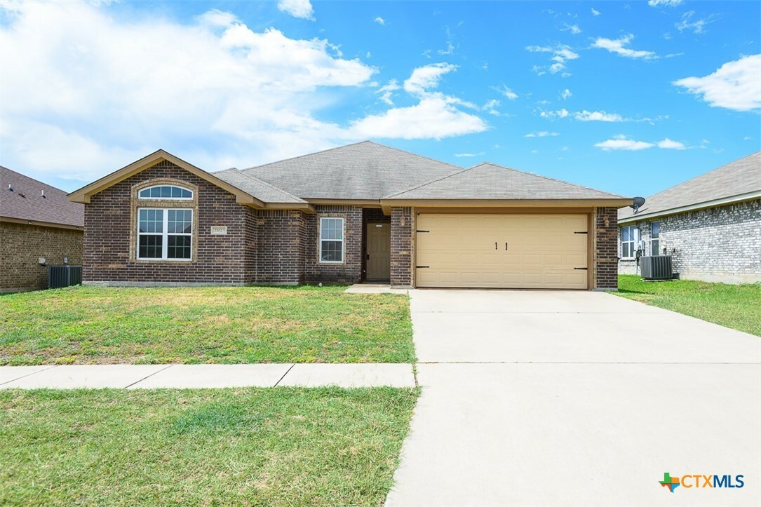 Property Photo: 2102 Golden Eagle Drive TX 76549