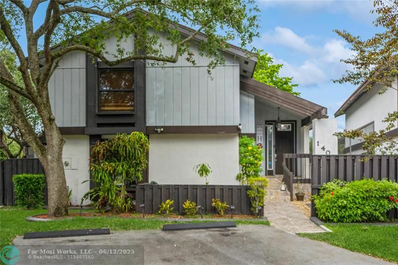 1400 W Sandpiper Cir  Pembroke Pines FL 33026 photo
