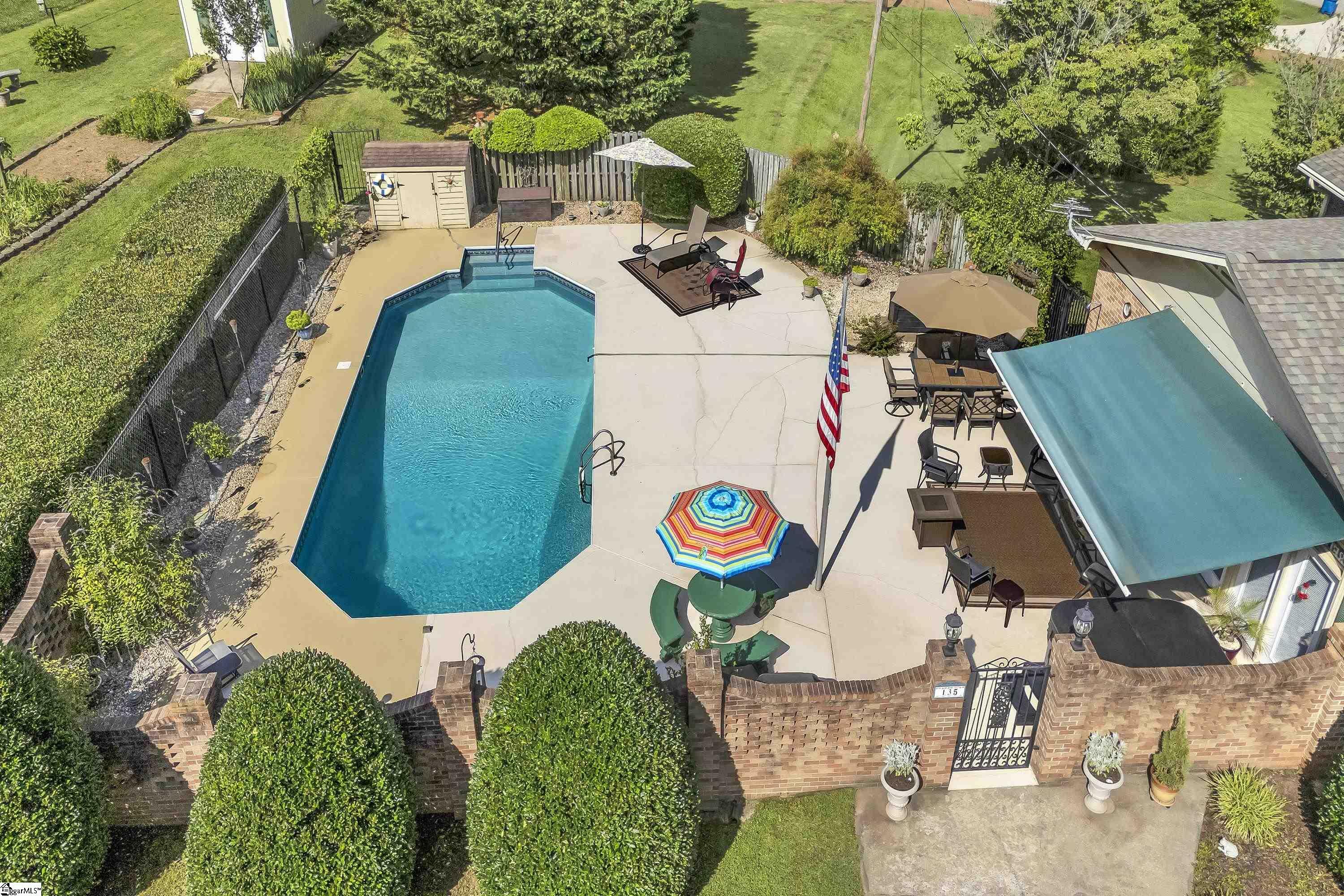 Property Photo: 135 James Avenue SC 29385