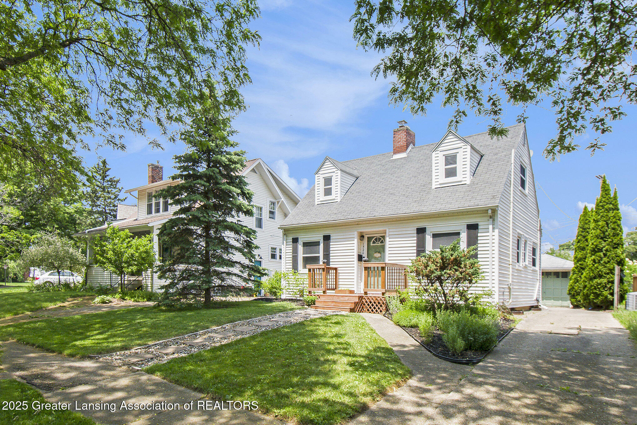 Property Photo: 1520 W Ottawa Street MI 48915
