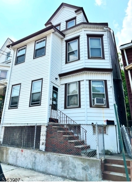 Property Photo: 243 N 4th St NJ 07522