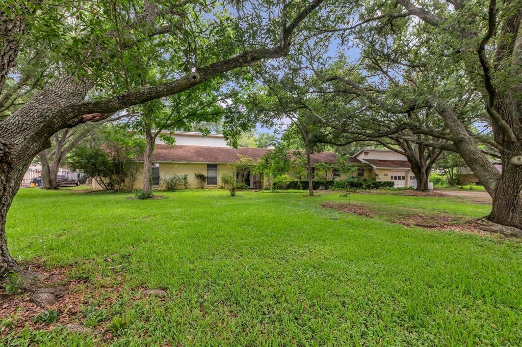 Property Photo: 3405 E Circle Drive TX 77581
