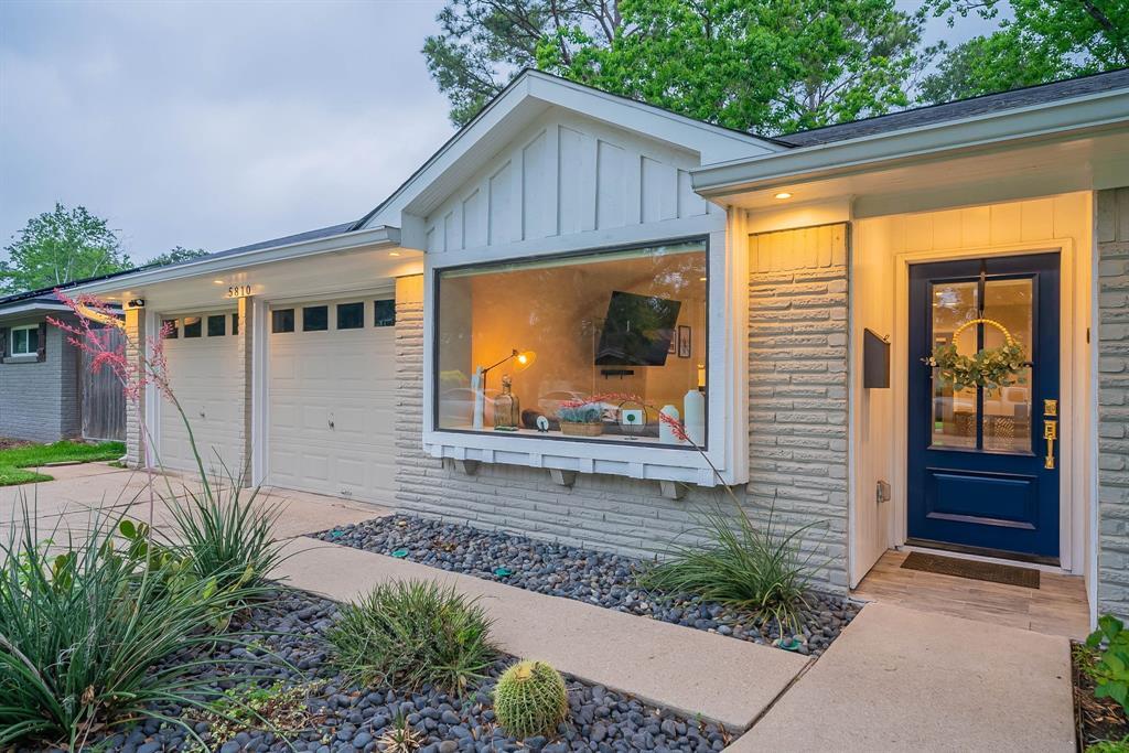 Property Photo: 5810 Effingham Drive TX 77035