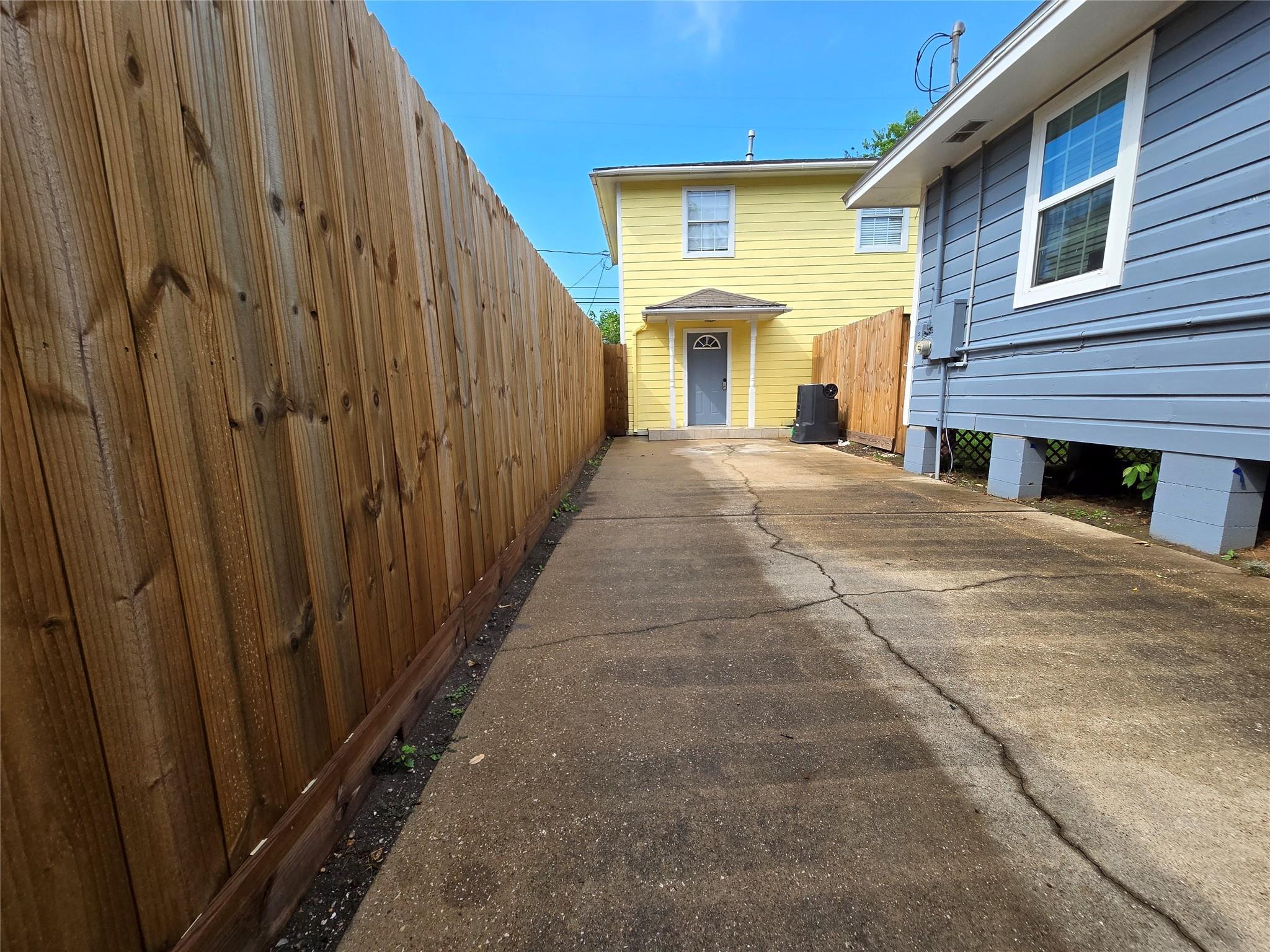 Property Photo:  4733 Jefferson Street 2  TX 77023 