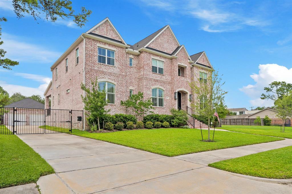 Property Photo: 5006 Braesvalley Drive TX 77096