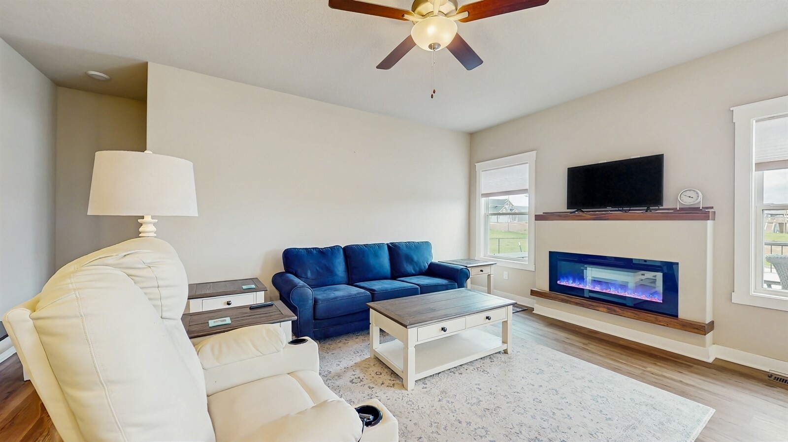 Property Photo:  469 SE Hollow Court  IA 50265 