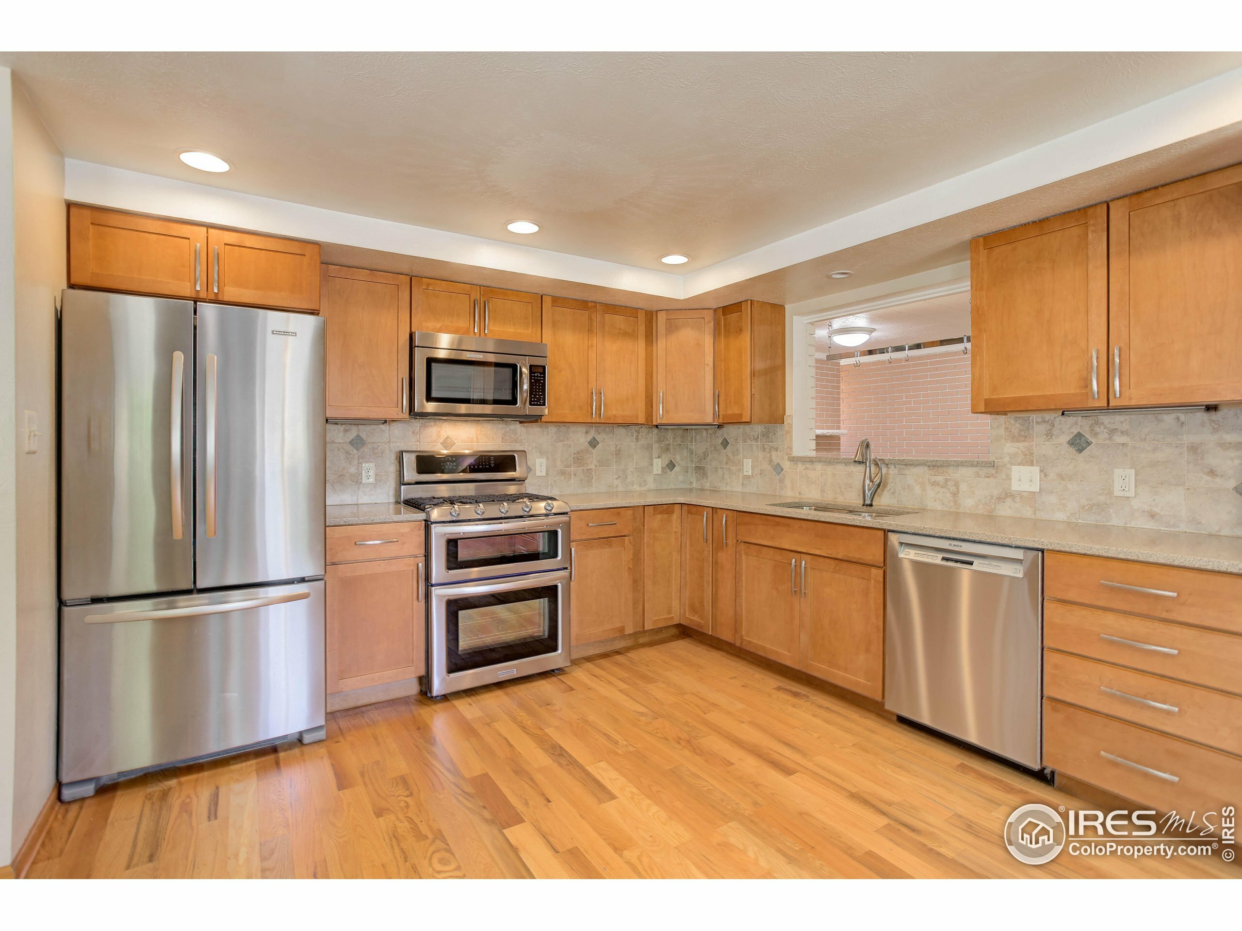 Property Photo: 1133 Frontier Dr CO 80501