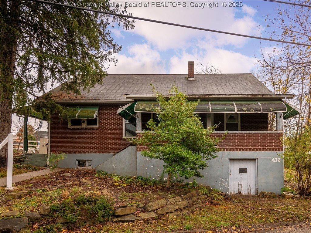 Property Photo: 412 C Street WV 25177