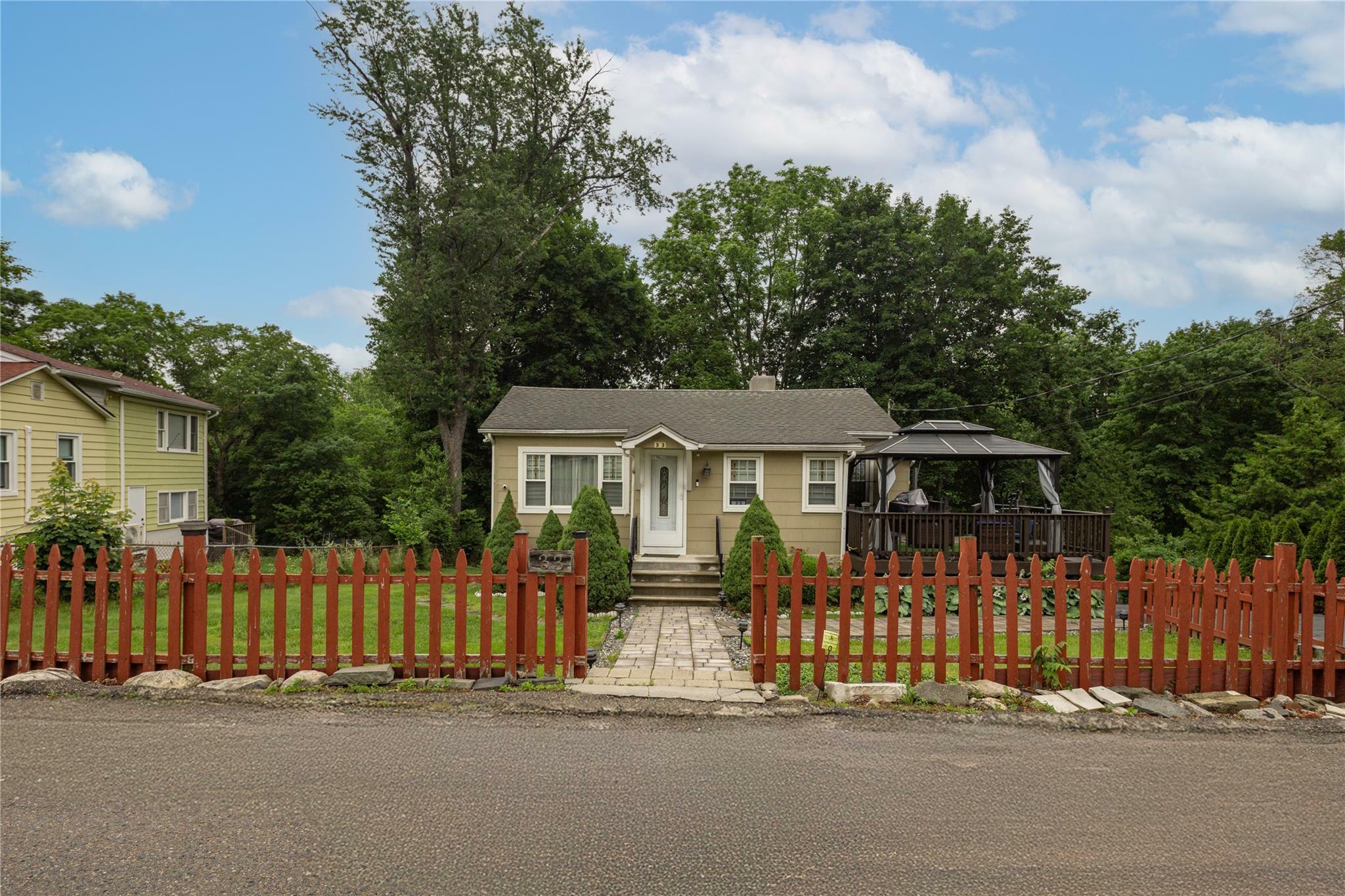 Property Photo: 33 Hollowbrook Court N NY 10567