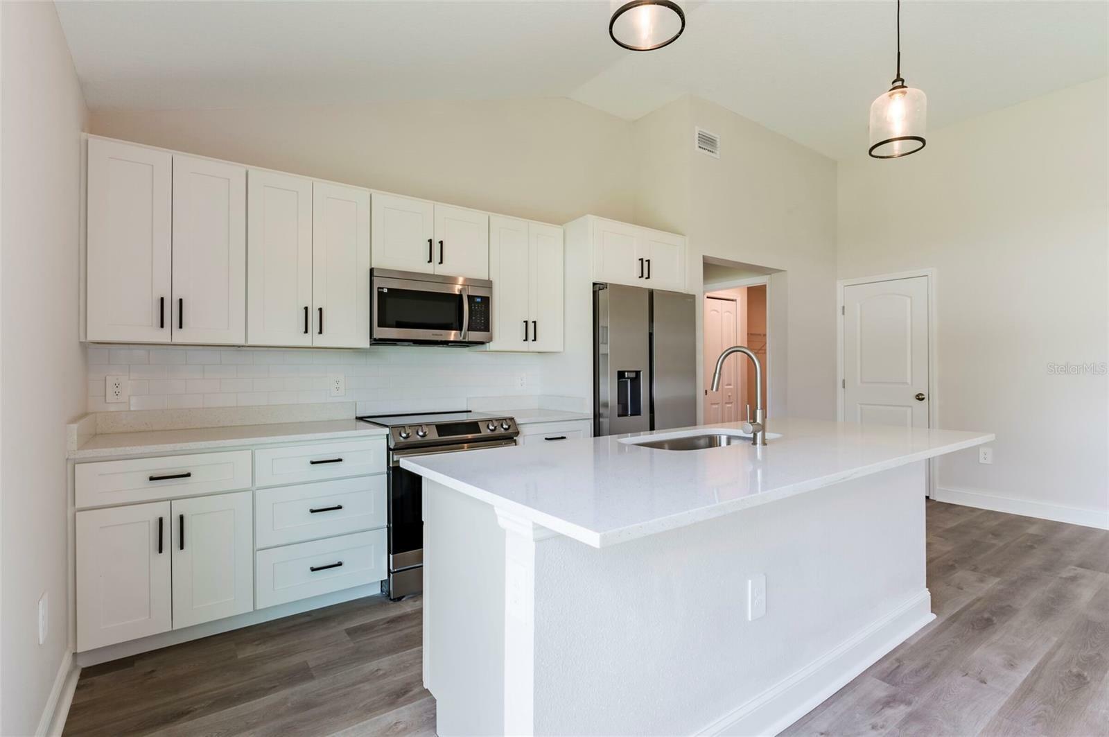 Property Photo: 9808 SE 159th Street FL 34491