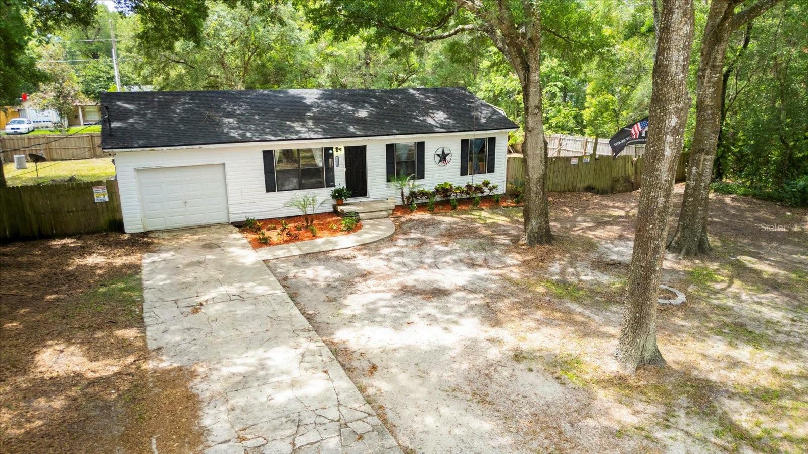 25824 Shawnee Street  Sorrento FL 32776 photo