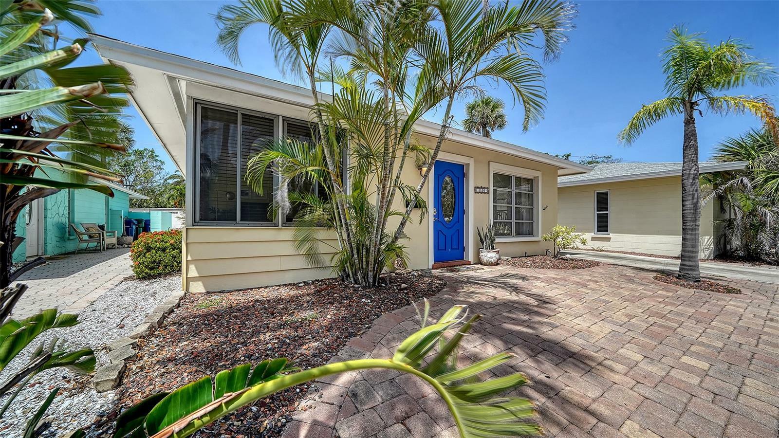 Property Photo: 1116 S Moonmist Court M12 FL 34242
