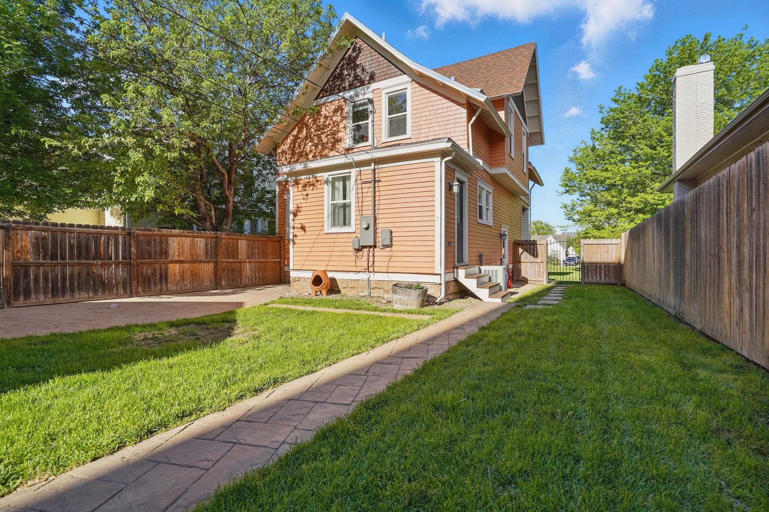 Property Photo: 1015 W Boulevard Street SD 57701