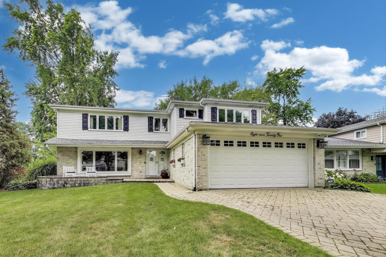 Property Photo: 1821 E Boulder Drive IL 60056