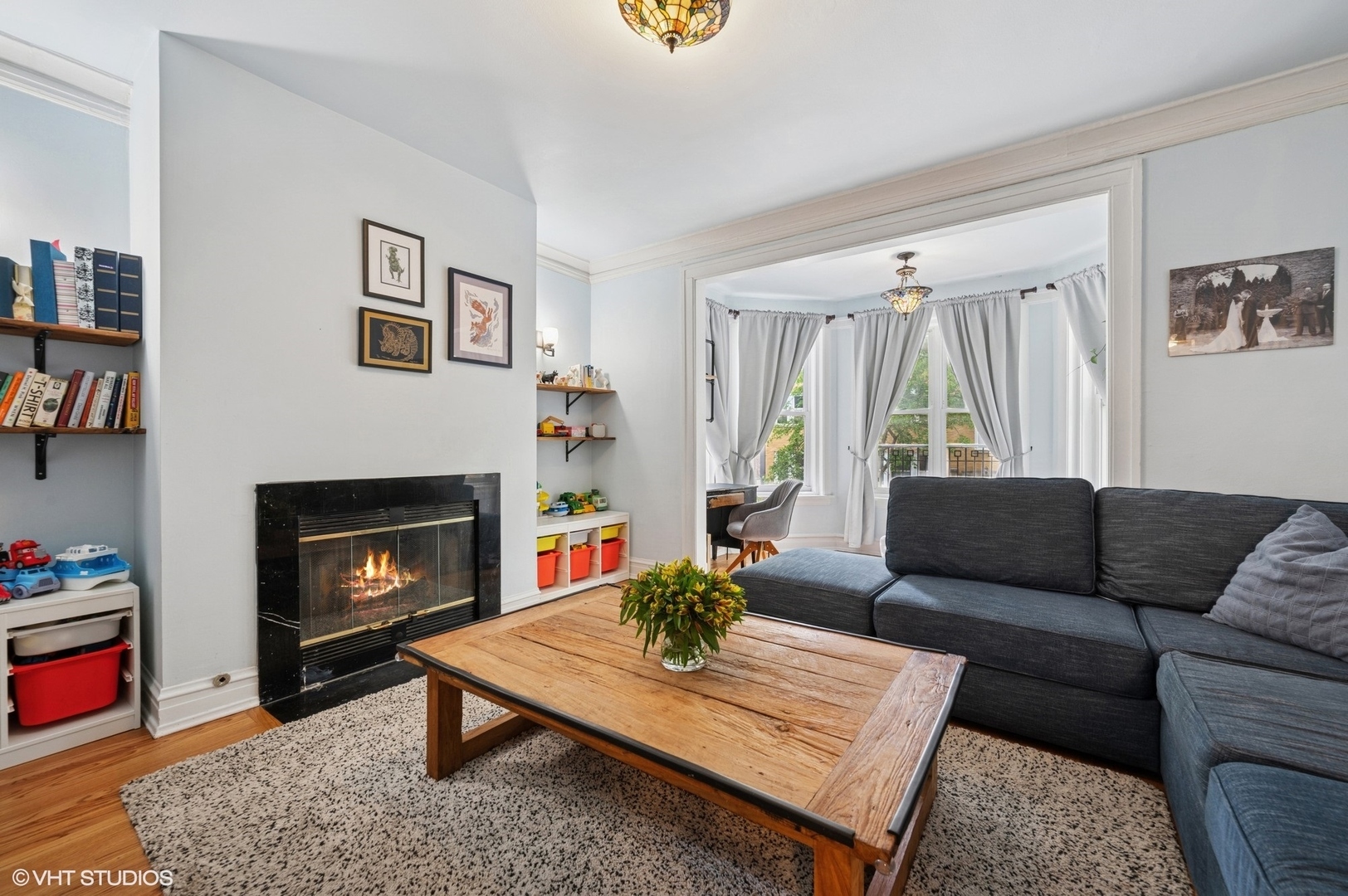Property Photo: 5010 N Glenwood Avenue 1 IL 60640