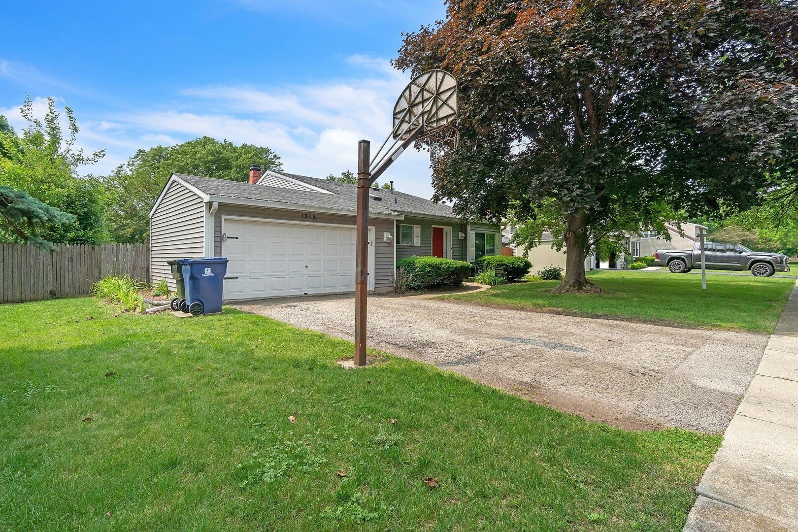 Property Photo: 1316 Fireside Court IL 60564