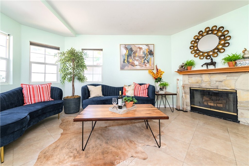 Property Photo: 530 Diamond Street C CA 91016