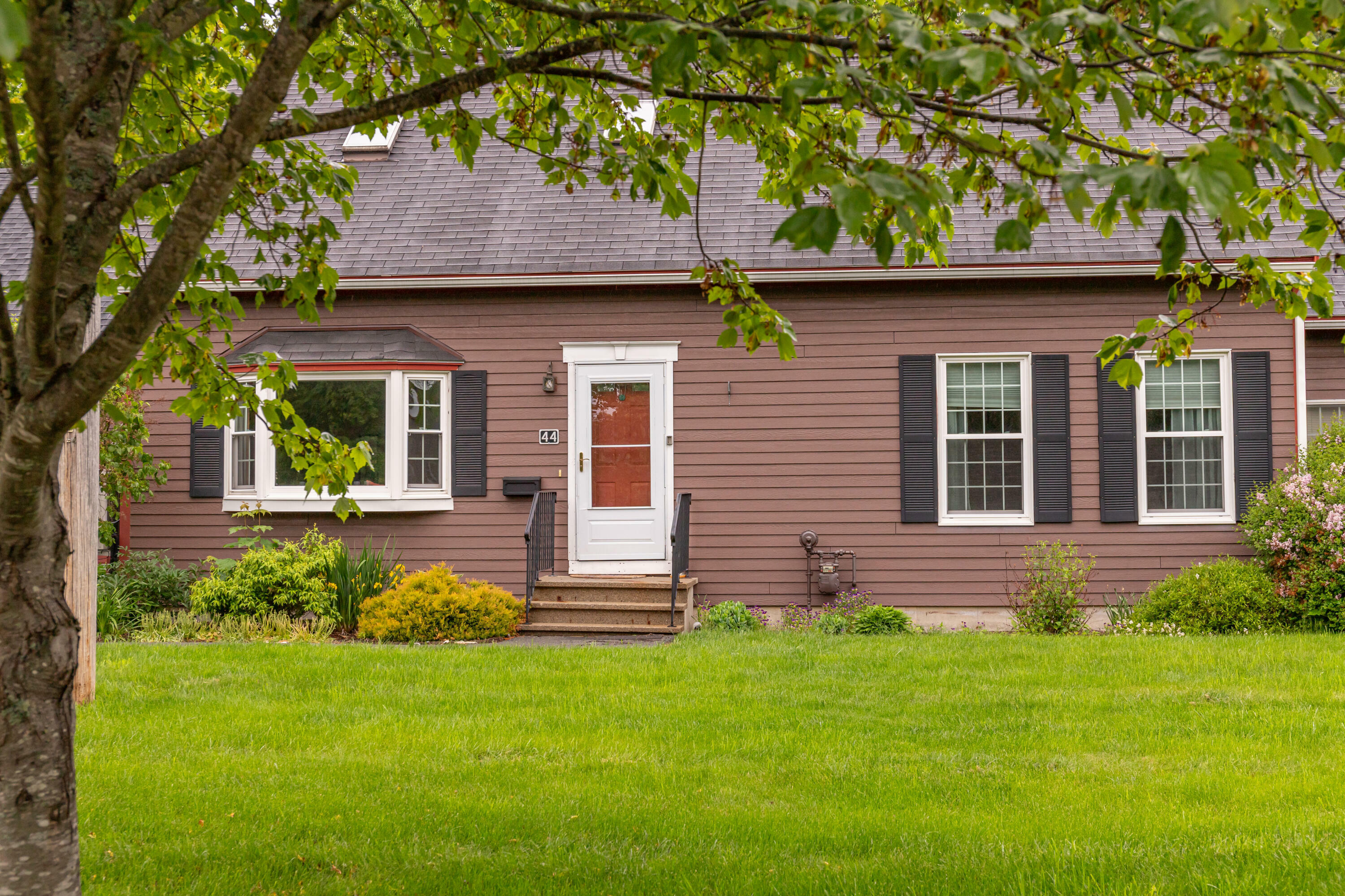 Property Photo:  44 Cortland Circle 44  ME 04401 